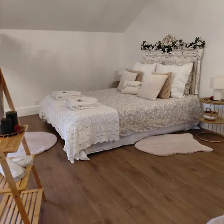 Loft Romantique Avec Privatif 4* Charmes-sur-l'Herbasse